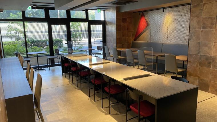 「the b 大阪新世界」ラウンジ