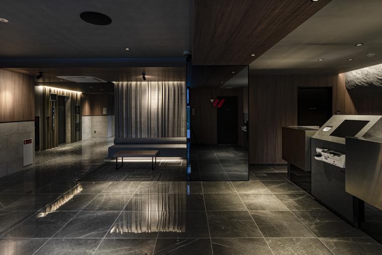 「the b 大阪新世界」ロビー