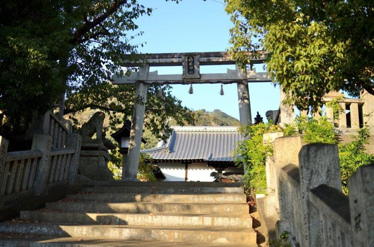 高屋神社