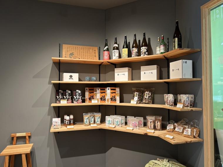 島根県出雲地方の名物「出雲そば」出雲空港でも老舗の味が楽しめます！