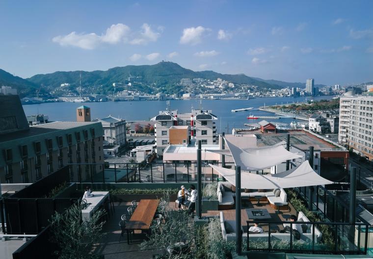 長崎湾や稲佐山を眺められるルーフトップ