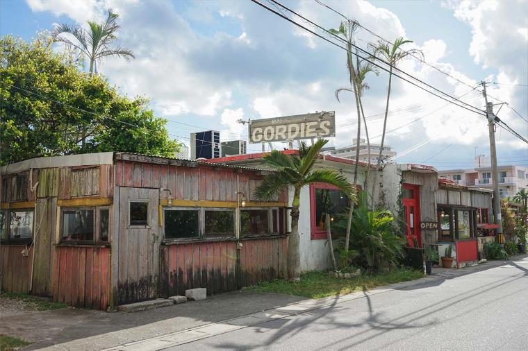 「GORDIES（ゴーディーズ）」（北谷町）