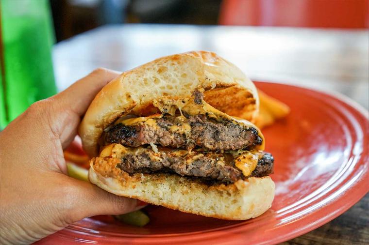 「GORDIES（ゴーディーズ）」（北谷町）