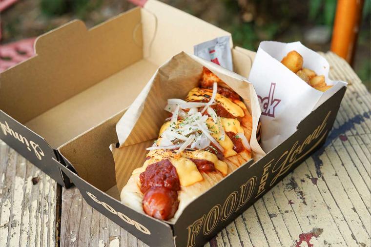 「GORDIES（ゴーディーズ）」（北谷町）