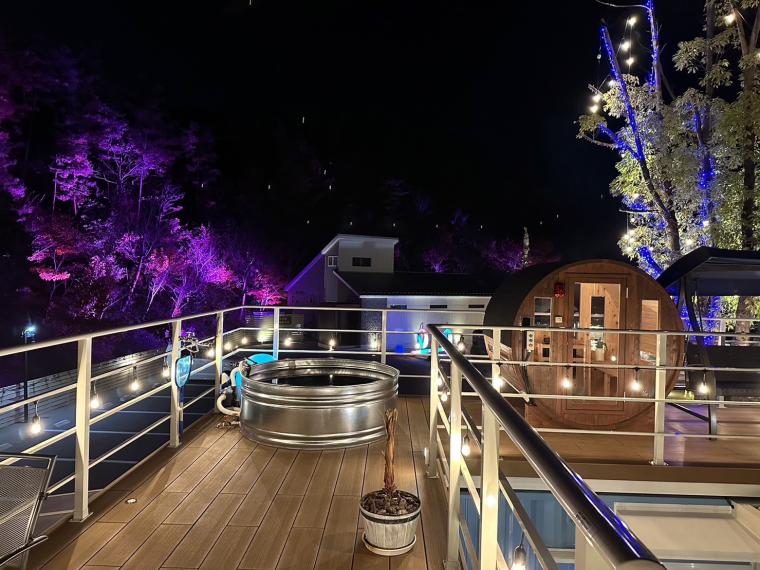 滋賀県「フューチャーリゾート」宙の棟バレルサウナ外観