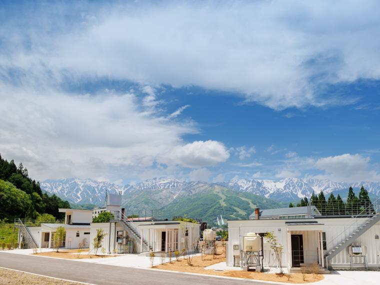 北アルプスの絶景一望！限定3棟の温泉付コテージ「グランコテージ白馬」オープン