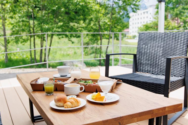 北アルプスの絶景一望！限定3棟の温泉付コテージ「グランコテージ白馬」オープン