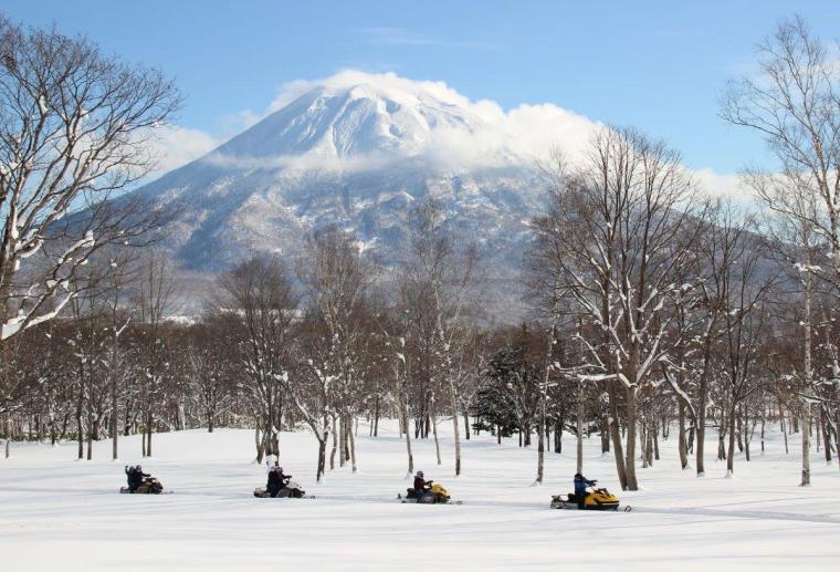 スノーモービル アドベンチャー
