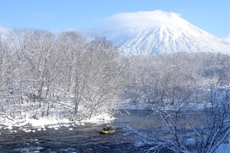 雪景色ニセコ清流下り
