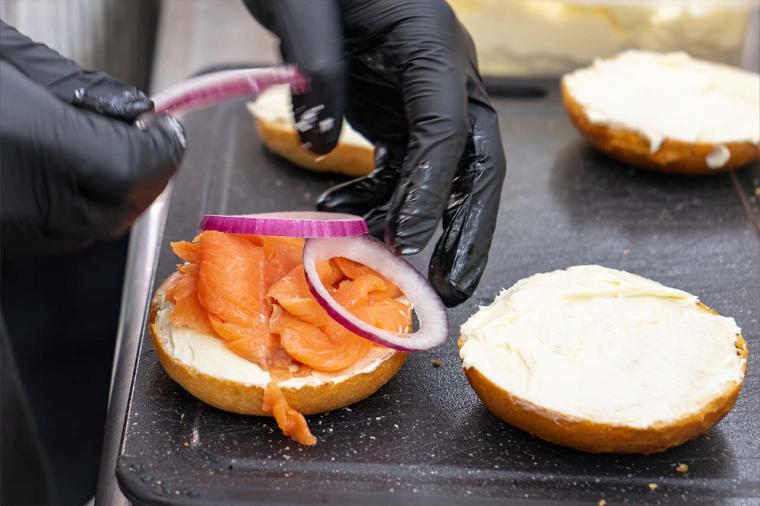 Wake&Bagel（ウェイク＆ベーグル）