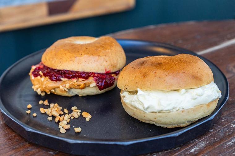 Wake&Bagel（ウェイク＆ベーグル）