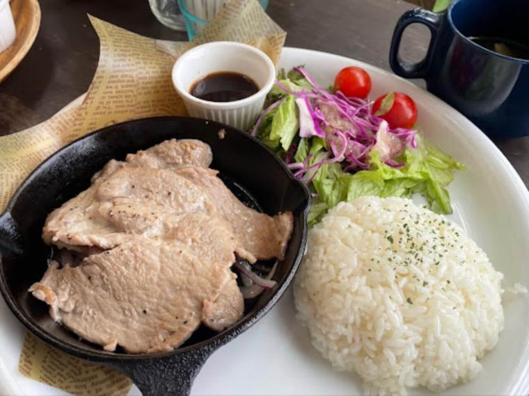 THE CALIF KITCHEN OKINAWA（ザ カリフキッチンオキナワ）