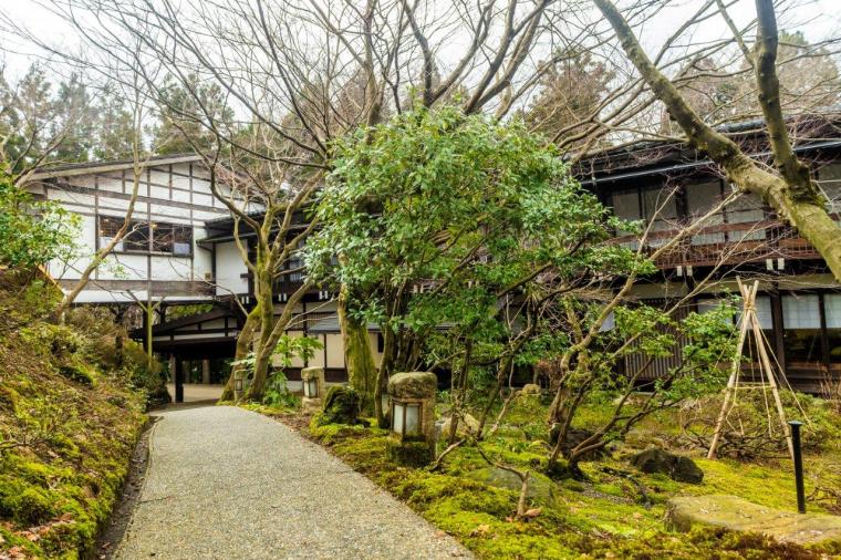 創業江戸末期の料理旅館「川魚・山菜料理 和田屋」で白山麓の恵みを堪能