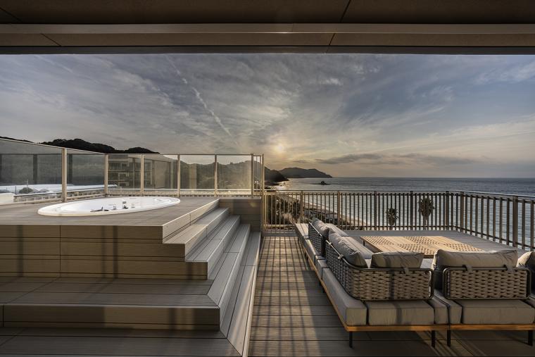 客室「ザ・セブンスイート」のテラス