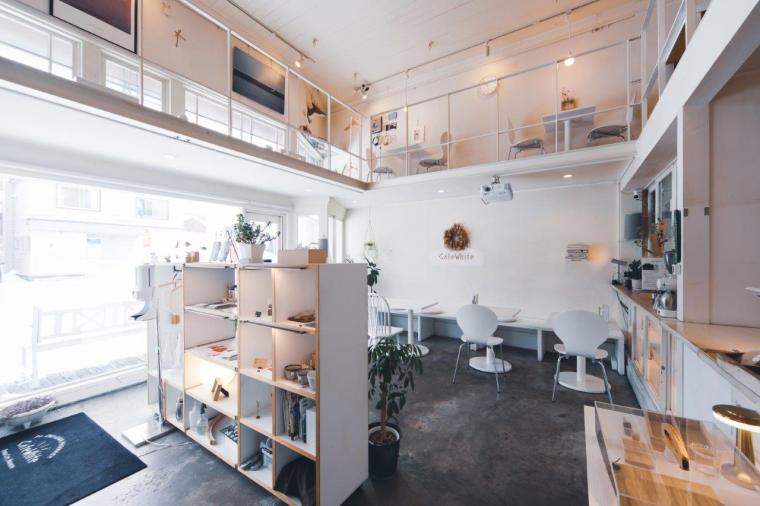 旧岡川薬局（cafe white）