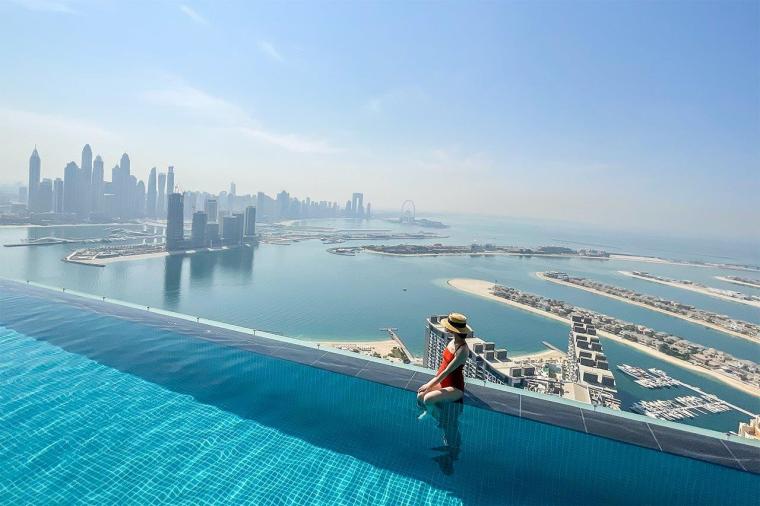 オーラ・スカイプール