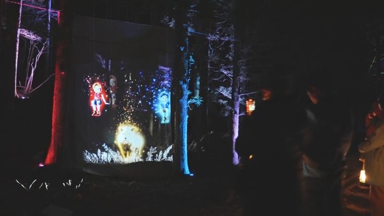 プロジェクションマッピングなどを駆使して没入感が高められている