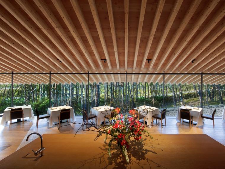 レストラン内観