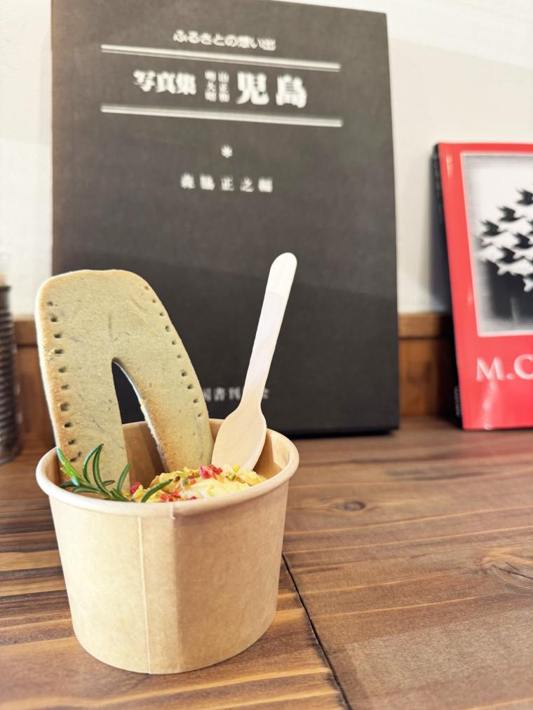 カフェのメニューにはジーンズにちなんだものも用意