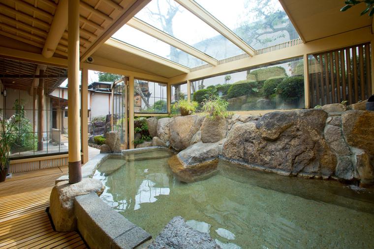 「宮浜温泉 庭園の宿 石亭」温泉大浴場