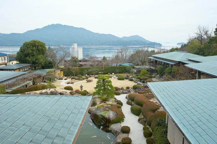 「宮浜温泉 庭園の宿 石亭」客室