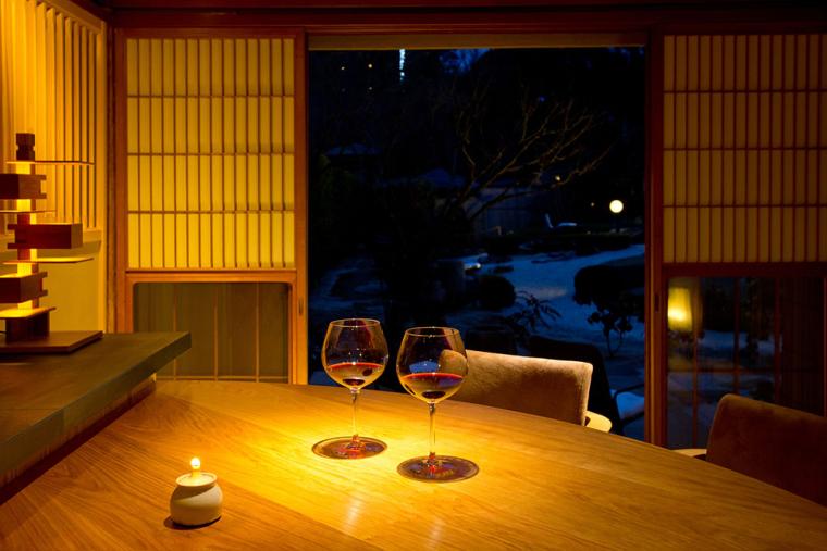 「宮浜温泉 庭園の宿 石亭」あずまや