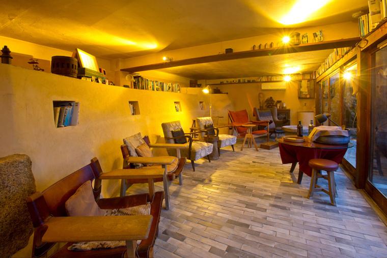 「宮浜温泉 庭園の宿 石亭」床下サロン