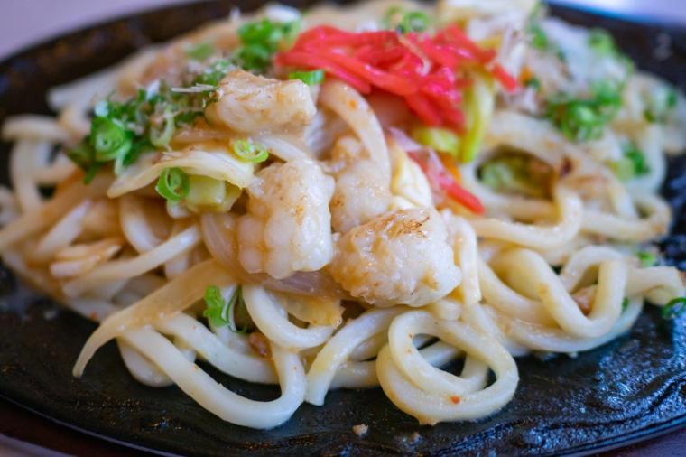 津山ホルモンうどん