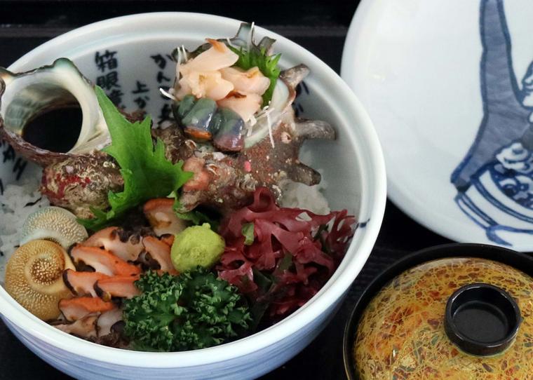 さざえ丼