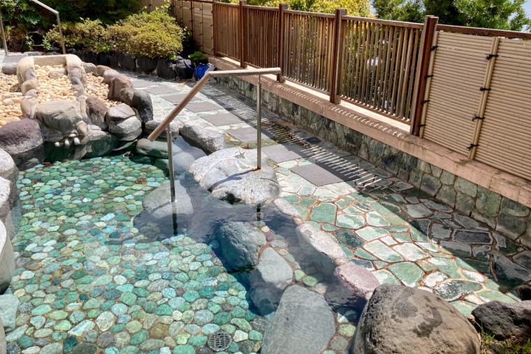 レトロも温泉も！昭和のレジェンド宿「ホテルニューアカオ」でゆったり熱海女子旅