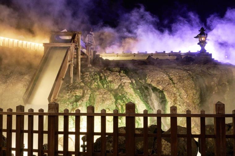 湯畑の眼前にある1日1組限定「草津温泉 きむらや」。希少な源泉かけ流し＆隈研吾設計の宿で記念日ステイ