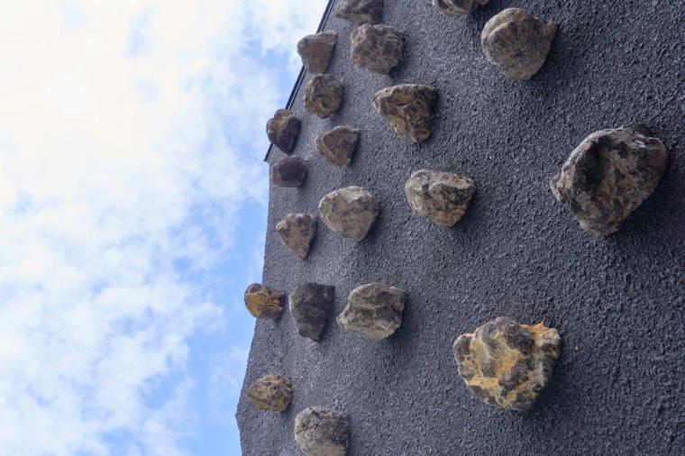 湯畑の眼前にある1日1組限定「草津温泉 きむらや」。希少な源泉かけ流し＆隈研吾設計の宿で記念日ステイ