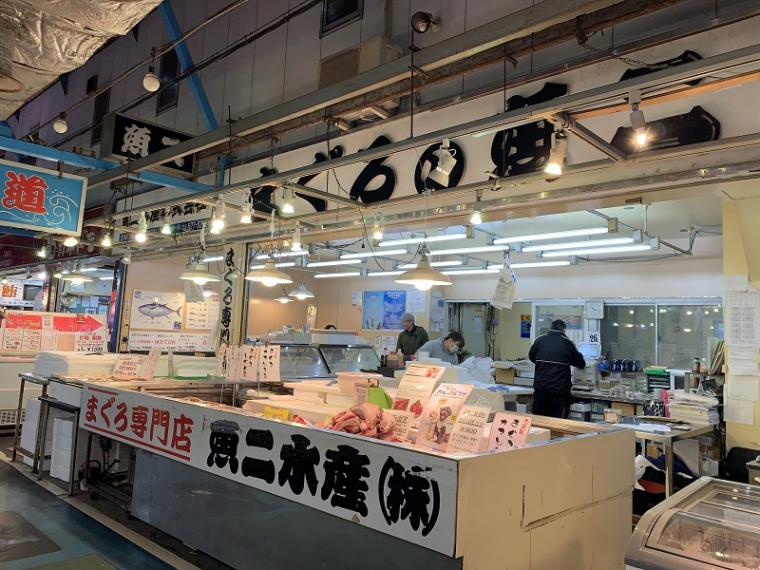 【焼津・焼津さかなセンター】魚市場にポップコーン店登場?! 魚のまちに新風～新間いずみ1万円ひとり旅～