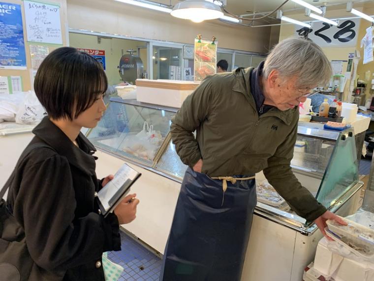 【焼津・焼津さかなセンター】魚市場にポップコーン店登場?! 魚のまちに新風～新間いずみ1万円ひとり旅～