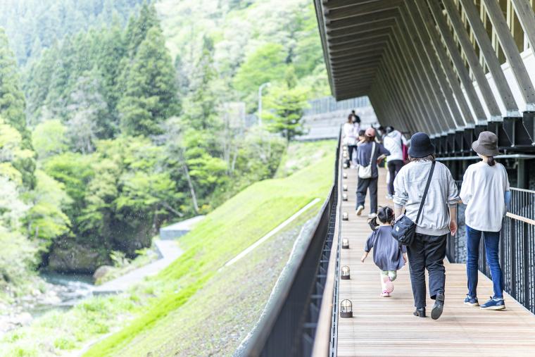 「センターハウス」にある「リバーテラス」