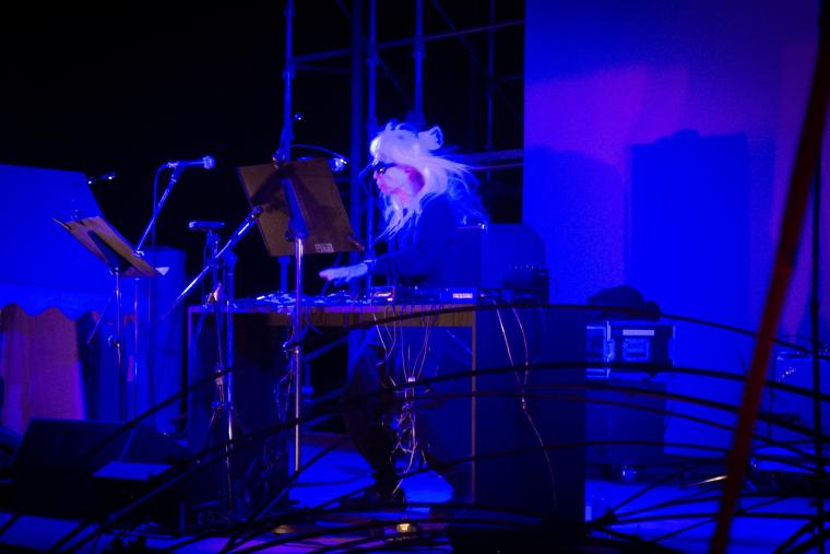 2021年FRACTAL CAMPで披露された灰野敬二のパフォーマンス