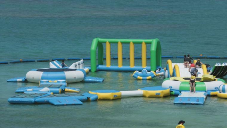 夏の定番♪巨大な海の遊園地を体験！「ちゅらウォーターパーク」（豊見城市）