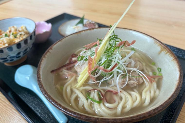 麺好き店主が行きついたクファ（硬い）麺「崎濱製麺」（恩納村）