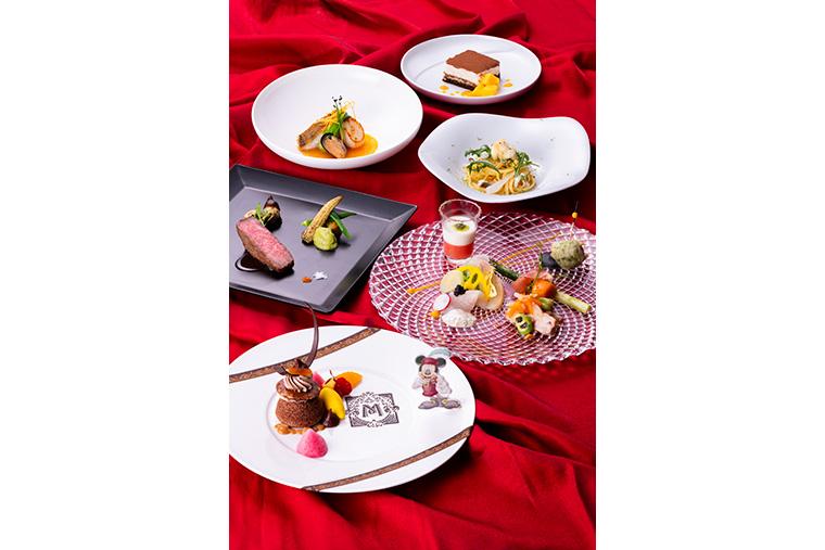 【2024】ディズニーホテルで満喫！夏のスペシャルメニューまとめ