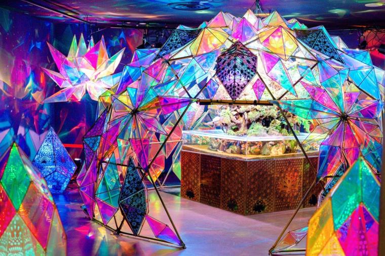 NARA KINGYO MUSEUM (奈良金魚ミュージアム)