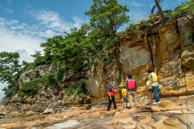 無人島上陸とエサやり体験クルーズ