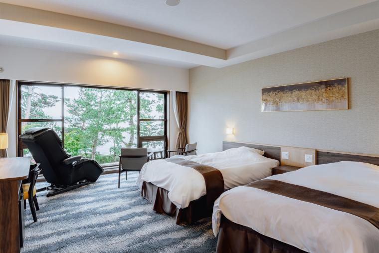 「ホテル琵琶レイクオーツカ」本館洋室デラックス