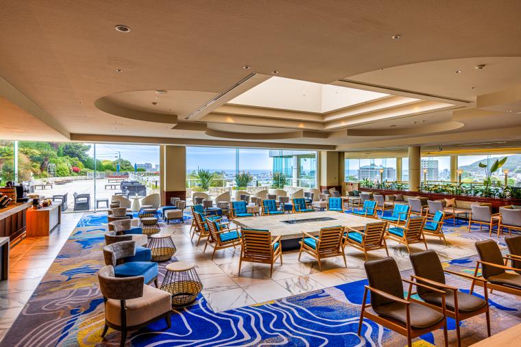 ラウンジ「AYA-NAMI」