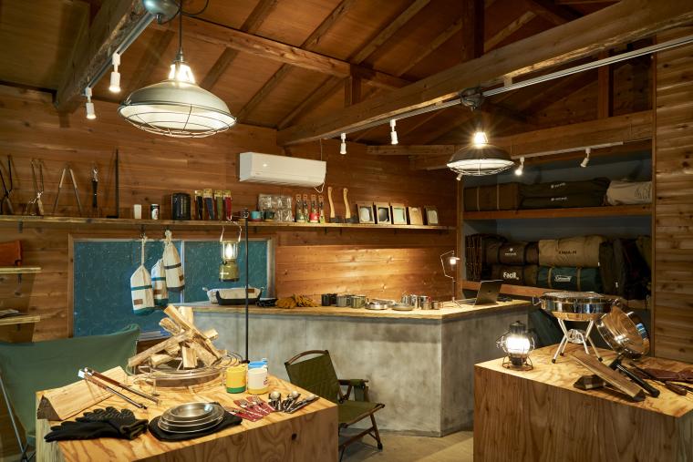 ショップ棟内観