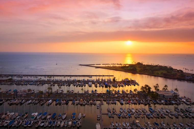 ワンハンドレッド セイルズ レストラン＆バー