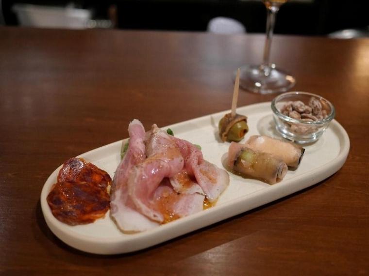 【札幌】ソロ飲みにぴったり！お得でおいしい”ハッピーアワーセット”が楽しめるお店｜ARTESANO（札幌市中央区）