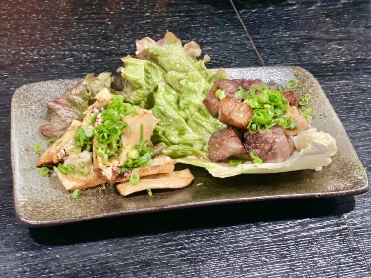 岡山県津山市で肉のプロが営む肉料理専門店！“生肉”ユッケ寿司から津山のソウルフードまで 