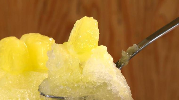 【静岡県浜松市・メロンショップマエシマ】半玉どかん! 高級メロン専門店の“攻めてる”かき氷 