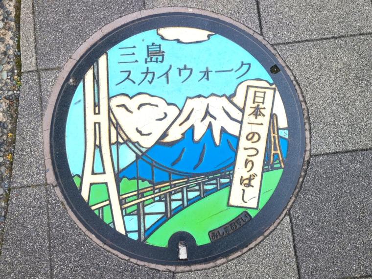 静岡県沼津市・三島市エリアのマンホールのふた【まとめ】 ラブライブ!に続きポケモン新登場で熱い!
