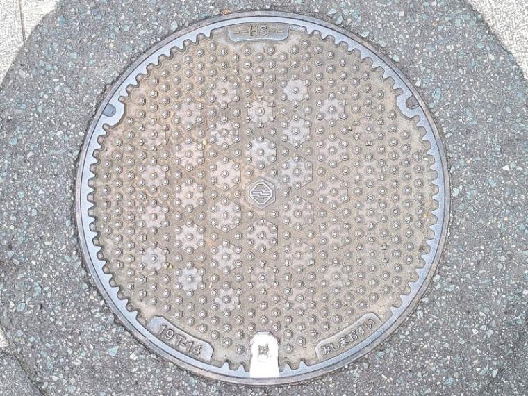 静岡県沼津市・三島市エリアのマンホールのふた【まとめ】 ラブライブ!に続きポケモン新登場で熱い!